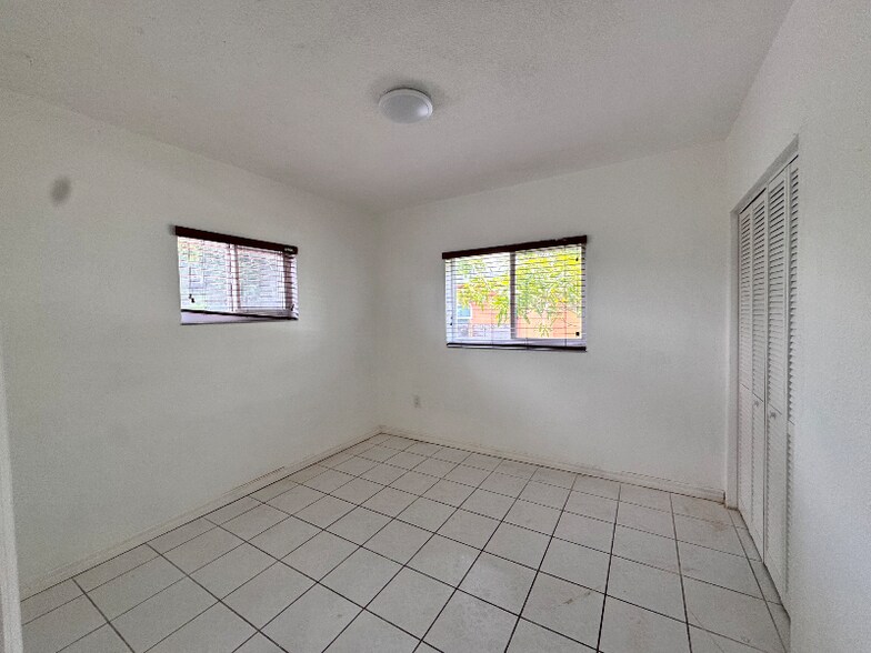 Building Photo - 7625 SW 21st Terrace