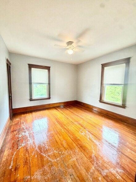 Building Photo - 212 Welles St