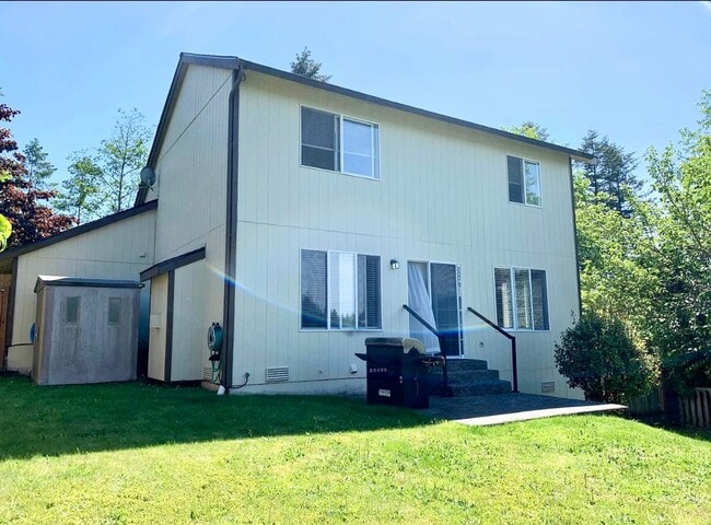 Building Photo - House in quiet Silverdale neighborhood