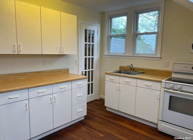 Building Photo - 134 Glenwood Rd