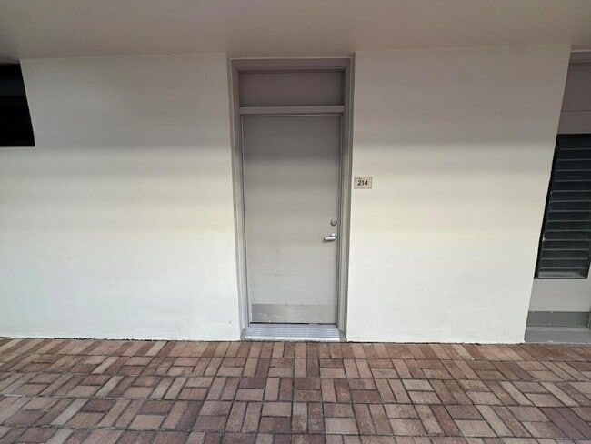 Building Photo - 145 S Ocean Ave