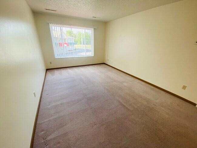 Building Photo - 365 Beaver Kreek Center