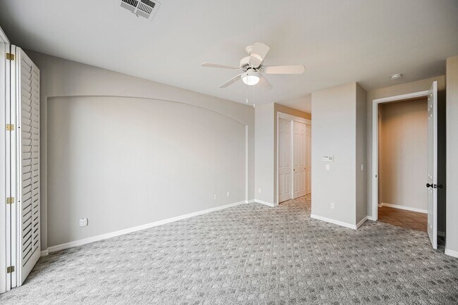 Building Photo - Beautiful 2 bd/2 bath condo in luxury gated Summerlin community ON TPC GOLF COURSE