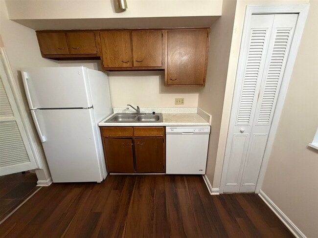 Building Photo - 1036 Ellen Dr