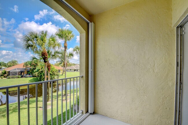 Building Photo - 2020 Greenview Shores Blvd