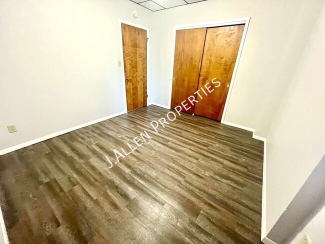 Building Photo - 313 N 12th St