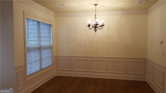 Building Photo - 5120 Meridian Ln