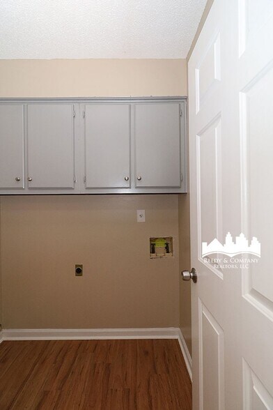 Building Photo - 3515 Chowning Rd