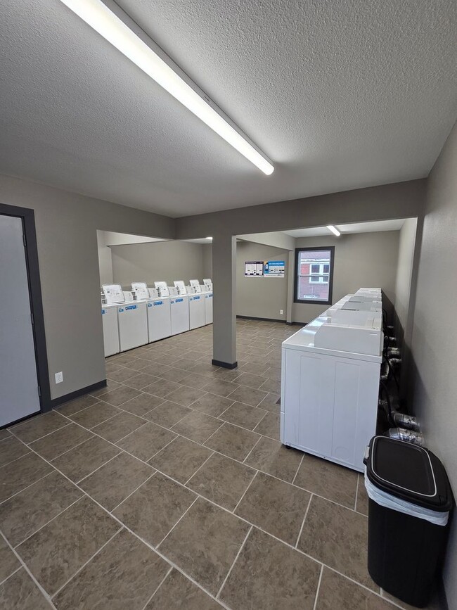 Building Photo - Central Park Apartments