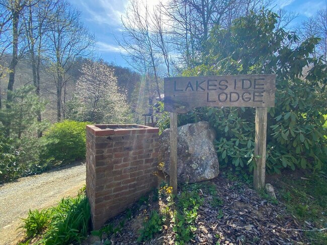 Building Photo - 195 Black Bear Dr