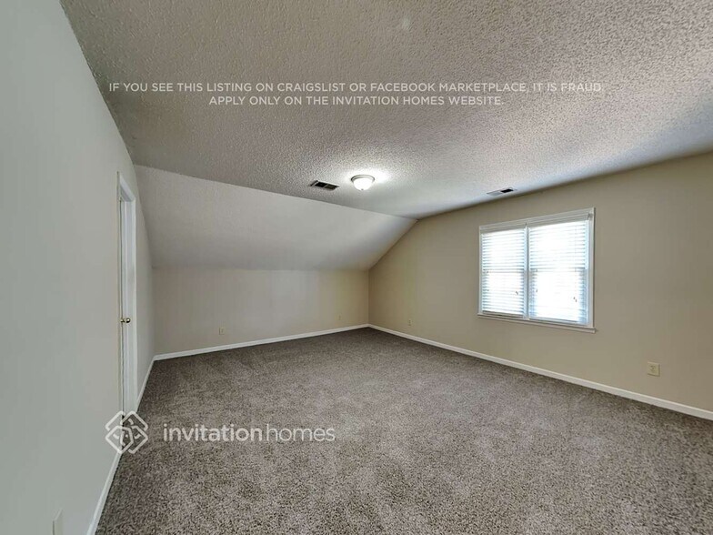 Building Photo - 373 Golfcrest Dr SE