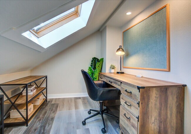 Building Photo - 156 Rodney Ct