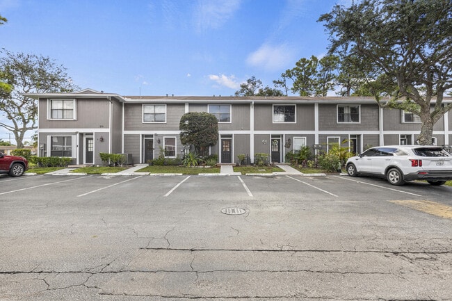 Building Photo - 814 Hill Dr