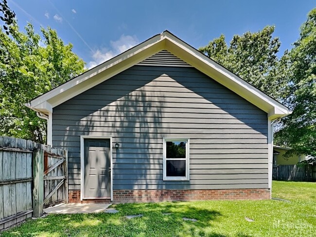 Building Photo - 3336 Castlegate Dr