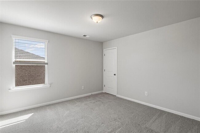 Building Photo - 213 Chiswick Lp