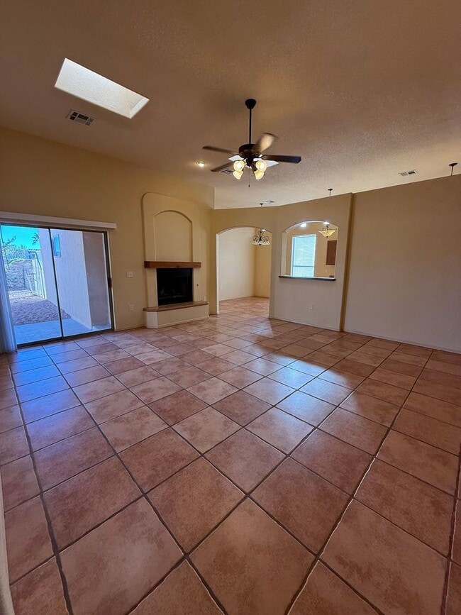 Building Photo - 4804 Camino Dos Vidas