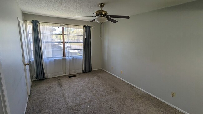 Building Photo - 901 Olmstead Dr