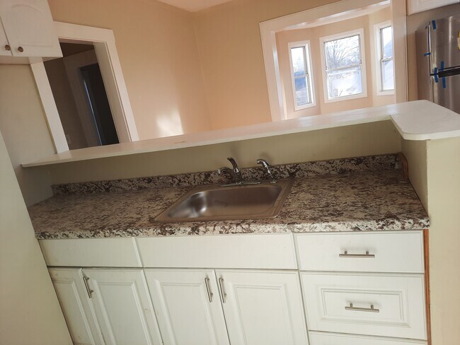 Building Photo - 14 La Grange Ter