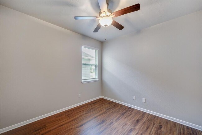 Building Photo - 1026 Tomball Downs Dr