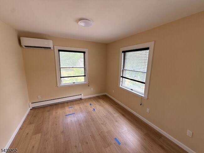 Building Photo - 48 Ringwood Ave