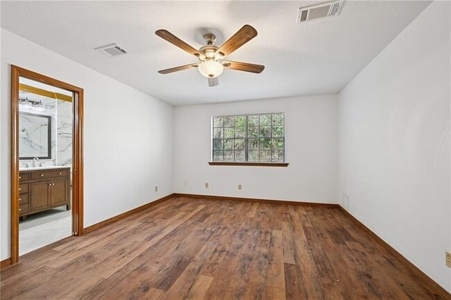 Building Photo - 101 Herwig Bluff Rd