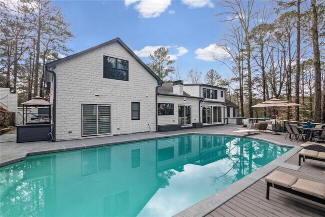 Building Photo - 6260 River Overlook Dr NW