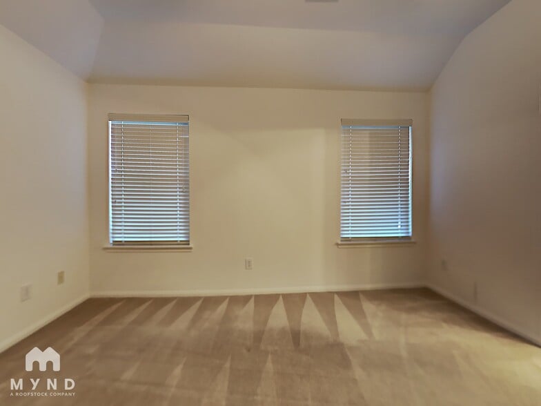 Building Photo - 14 E Sage Creek Pl