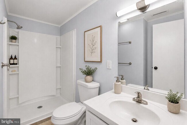 Building Photo - 108 Middle Point Ct