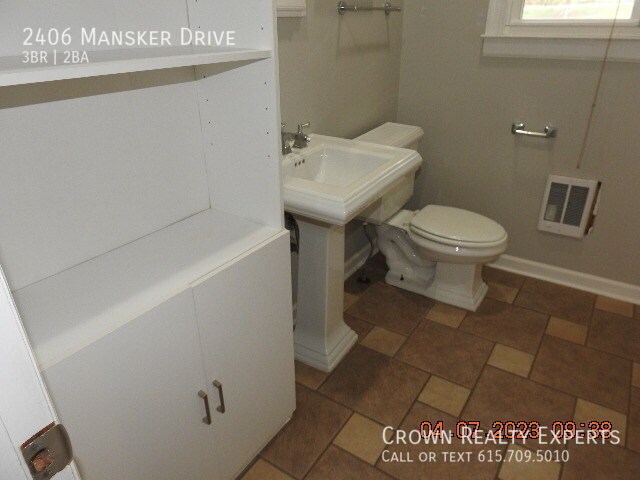 Building Photo - 2406 Mansker Drive