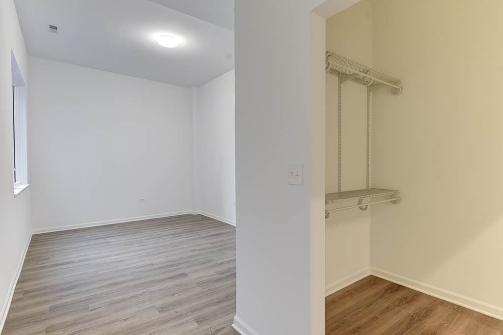 Building Photo - 100 E 14th St