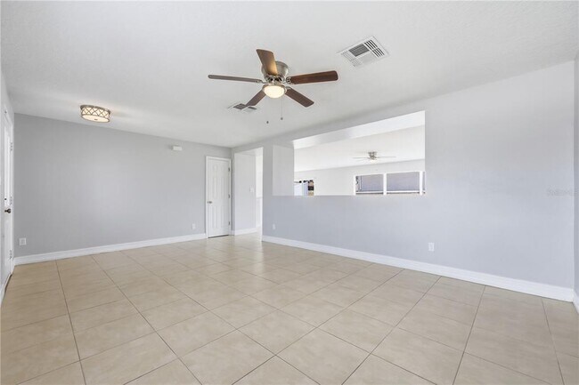 Building Photo - 7339 Country Run Pkwy