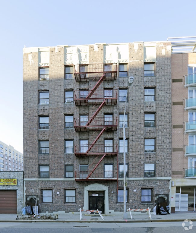 Building Photo - Lovag Hall