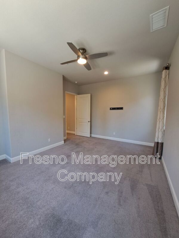 Building Photo - 4266 Sierra Madre Ave