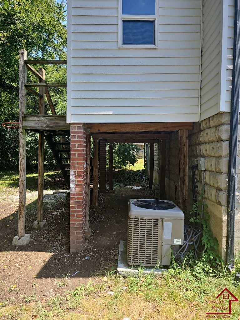 Building Photo - 338 Perrolee St