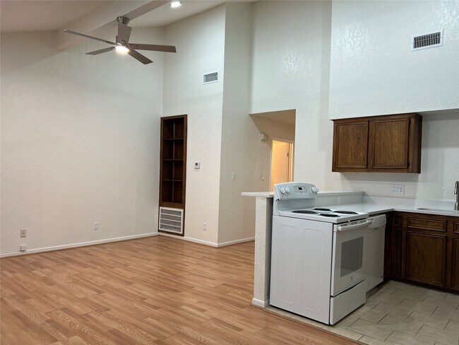Building Photo - 2305 55th St