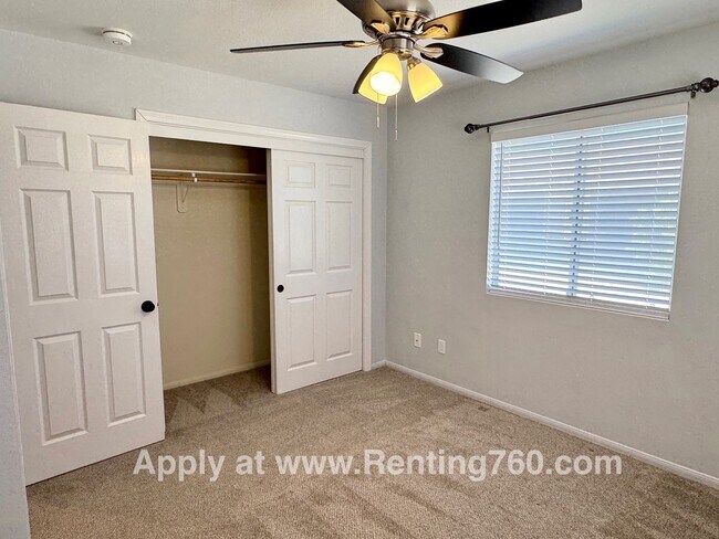 Building Photo - Clean and Well Maintained 2 Bed Home Near Military base
