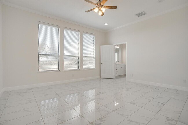 Building Photo - Amazing 5 Bed, 3 Bath New Build- Beautiful...