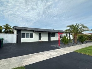Building Photo - 10790 SW 66th Dr
