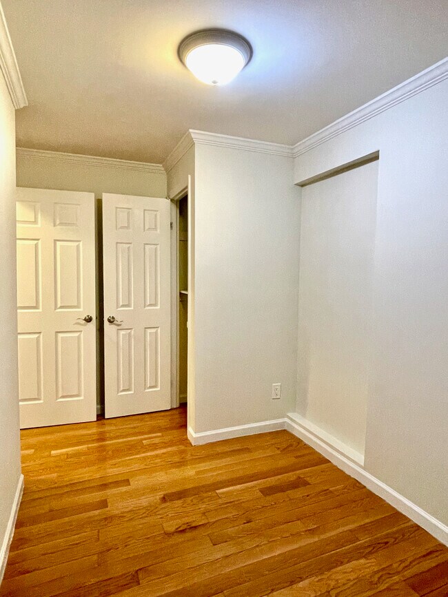 Building Photo - 239 Henry St