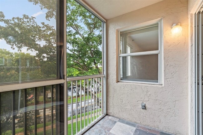 Building Photo - 9511 Weldon Cir