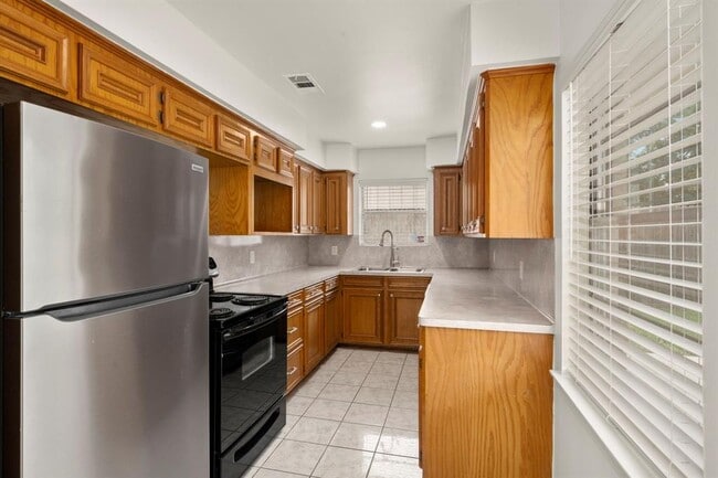 Building Photo - 3814 Galway Ln