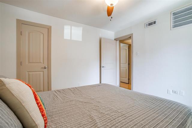 Building Photo - 2710 Douglas Ave