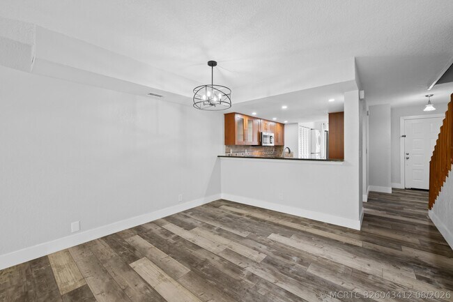 Building Photo - 4221 SW 71st Ter