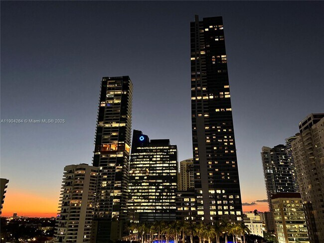 Primary Photo - 1420 Brickell Bay Dr