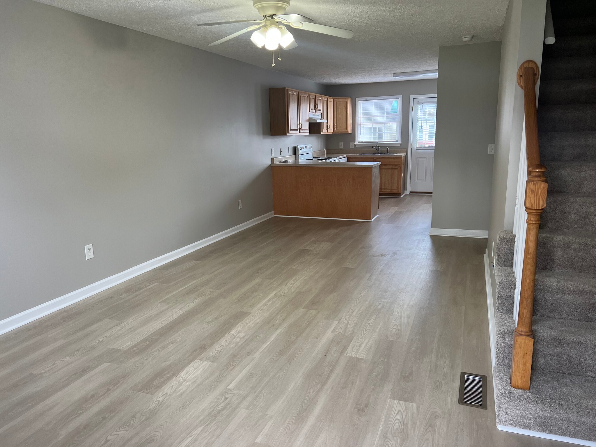 Building Photo - 343 Beaverview Dr