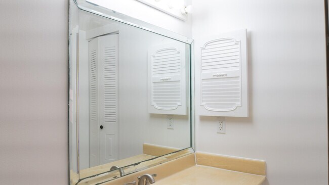 Building Photo - 400 SW 134th Way