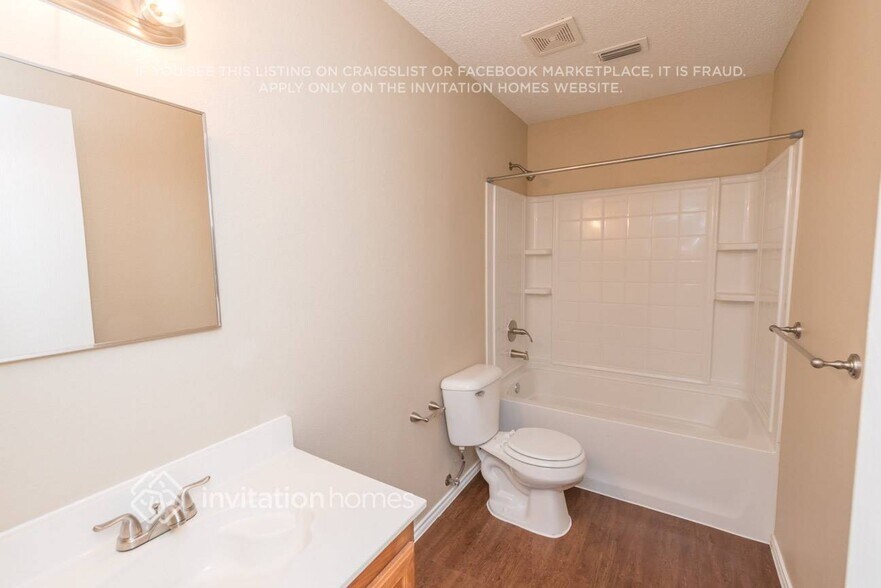 Building Photo - 3450 Post Oak Dr