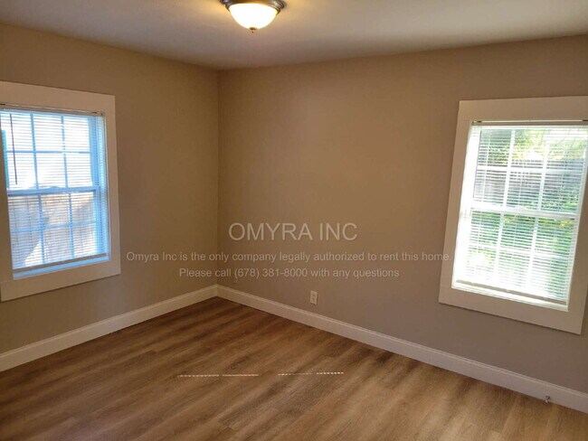 Building Photo - Charming 2 Bedroom Duplex Unit in Atlanta!