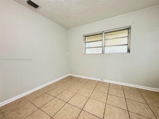 Building Photo - 1900 NW 12th Ave