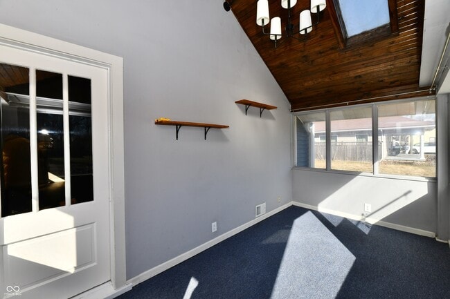 Building Photo - 6186 Evanston Ave